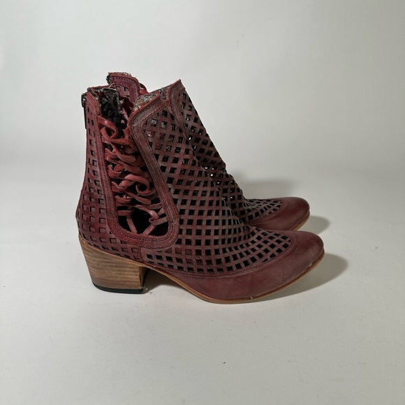 Freebird by Steven Lazor Chunky Heel Ankle Booties with Lattice Design - Picture 6 of 12